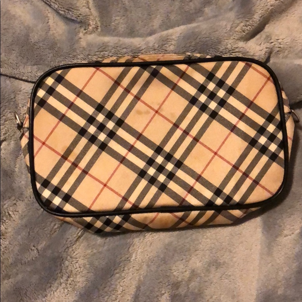 Burberry purse